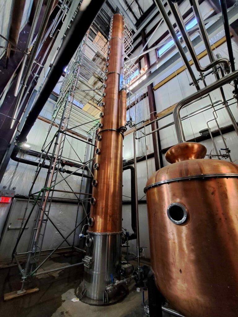 Continuous distillation column